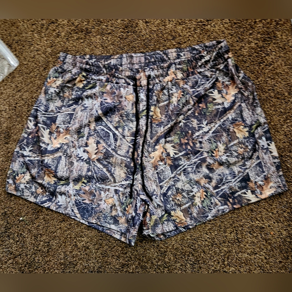 Womens Plus Size Camo Shorts Size XXL. New.